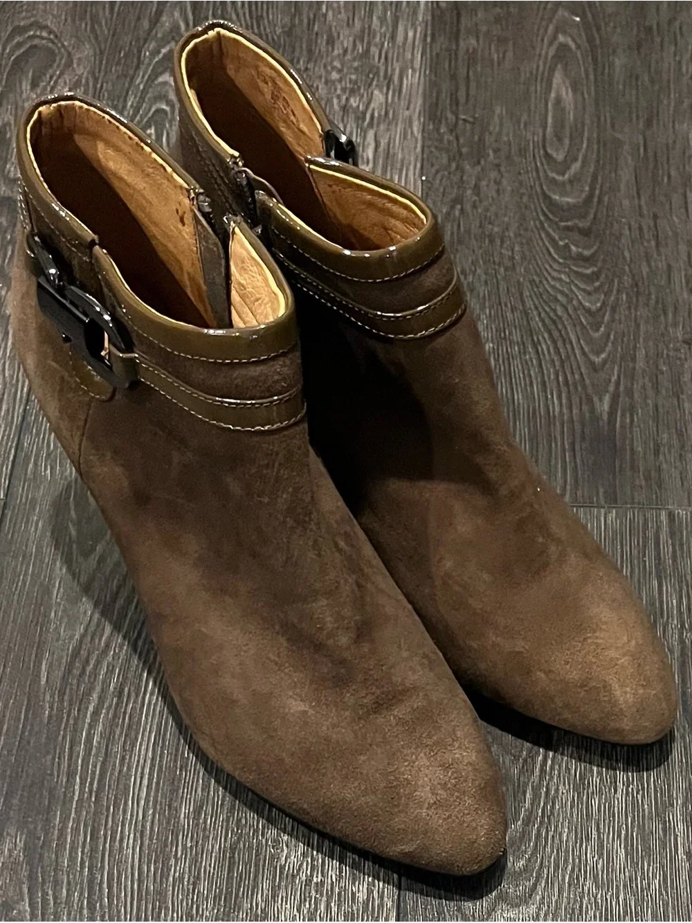 SOFFT Dark Tan Suede Ankle Booties with Brown Trim Sz 8.5 ORIG $145+! LUX DEAL!